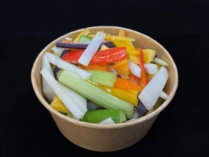 סלט ירקות שוק תפזורת פינגר פוד מגשי אירוח קייטרינג כיבוד כשר לאירועים