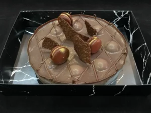 עוגת שוקולד קינדר בואנו פינגר פוד קייטרינג מגשי אירוח קינוחים לאירועים כשר